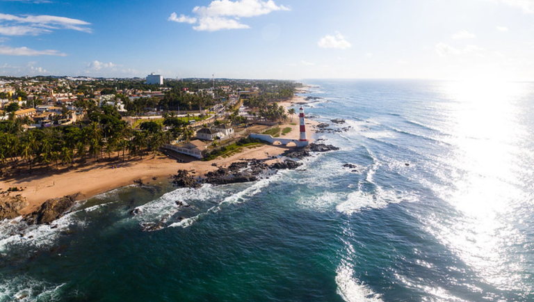 Bahia lidera crescimento do turismo internacional no Nordeste em 2025
